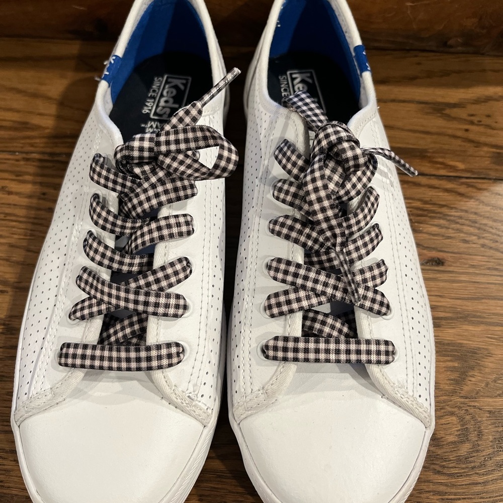 Keds Size 8 White Leather Sneakers with Madewell Black Plaid Laces